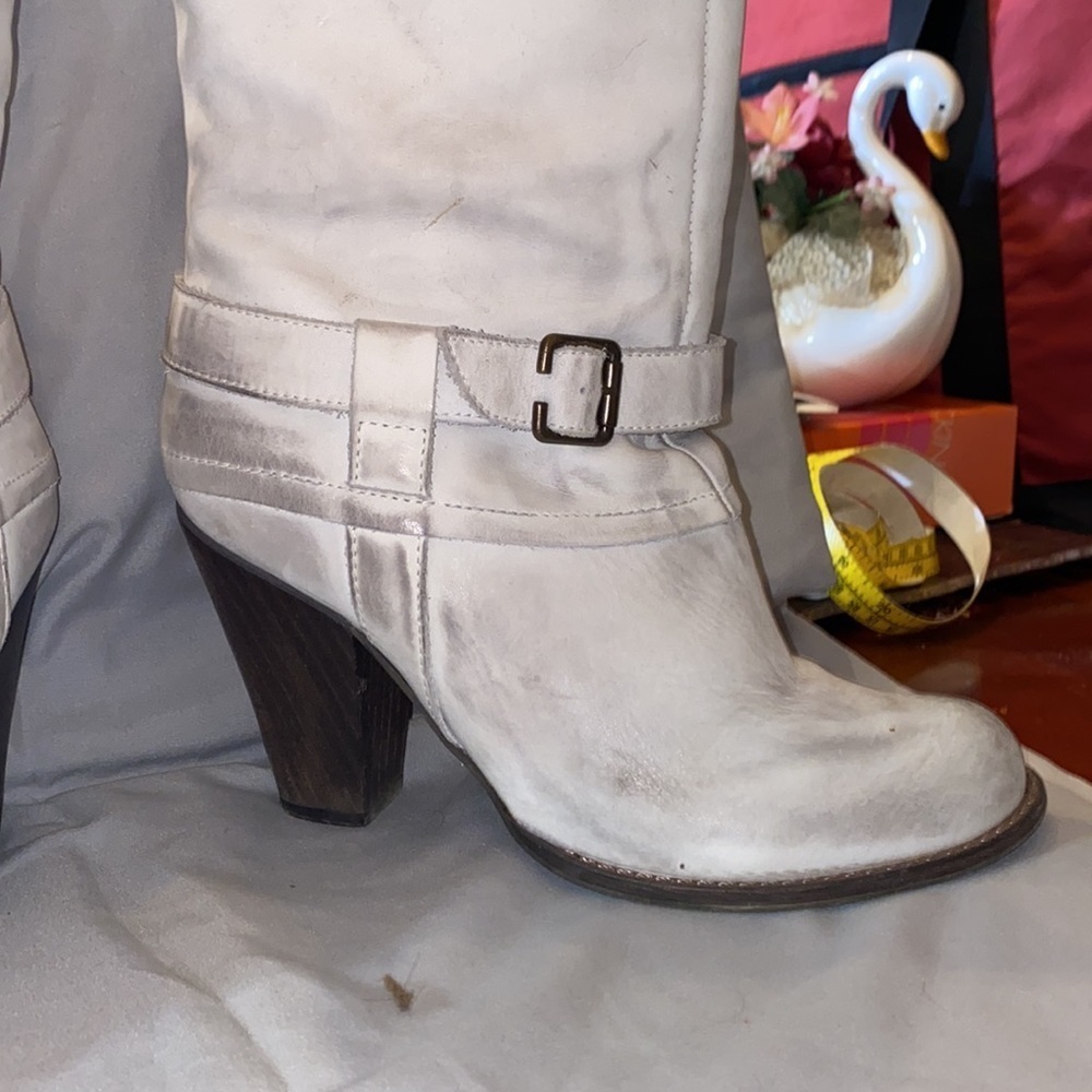 Mia Limited Edition knee high Leather boots, dirty white size 8.5M - Picture 3 of 14
